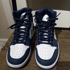 COPY - Jordan 1 retro Midnight Navy size 9.5 no b…